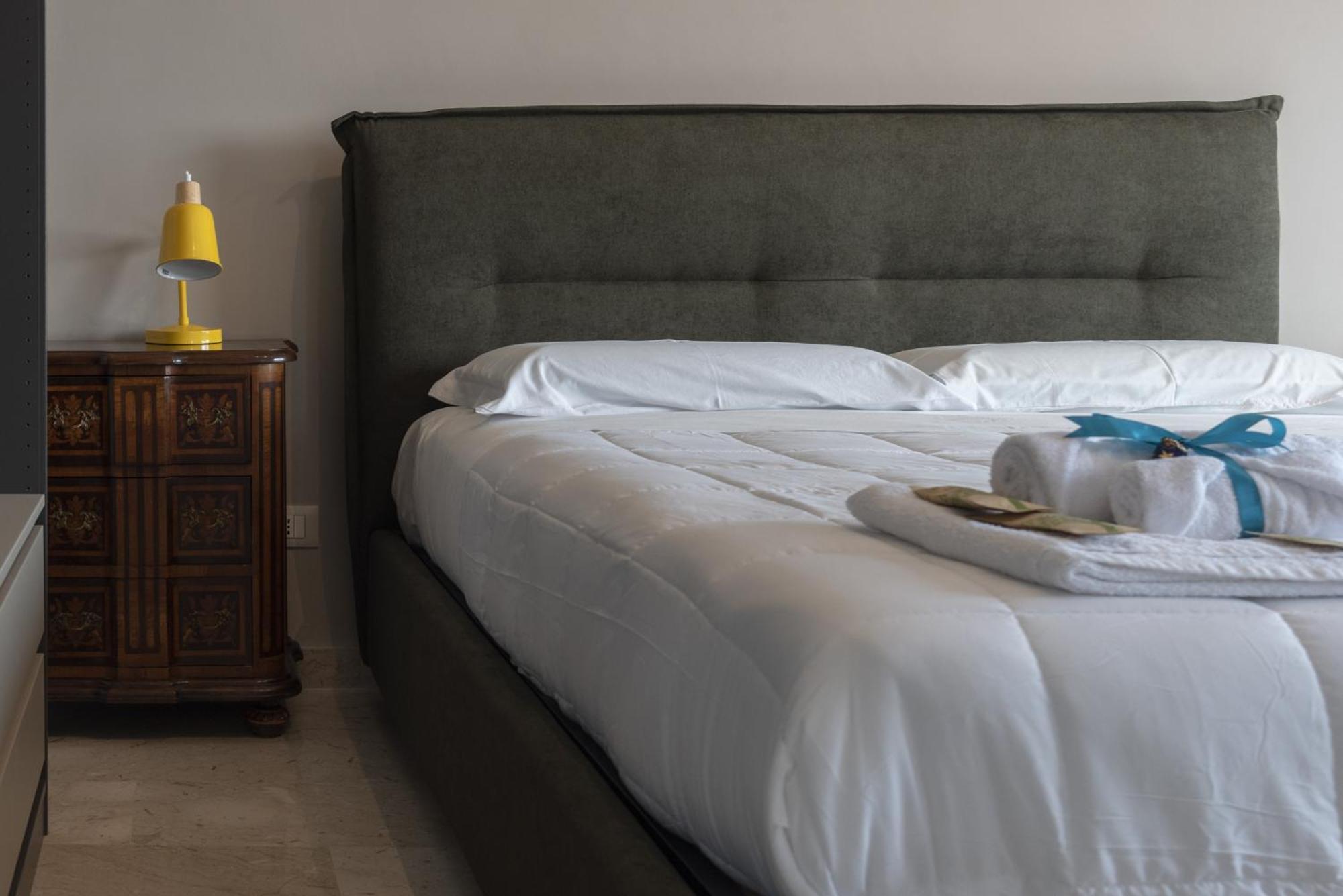 Martiri Home Катания Экстерьер фото