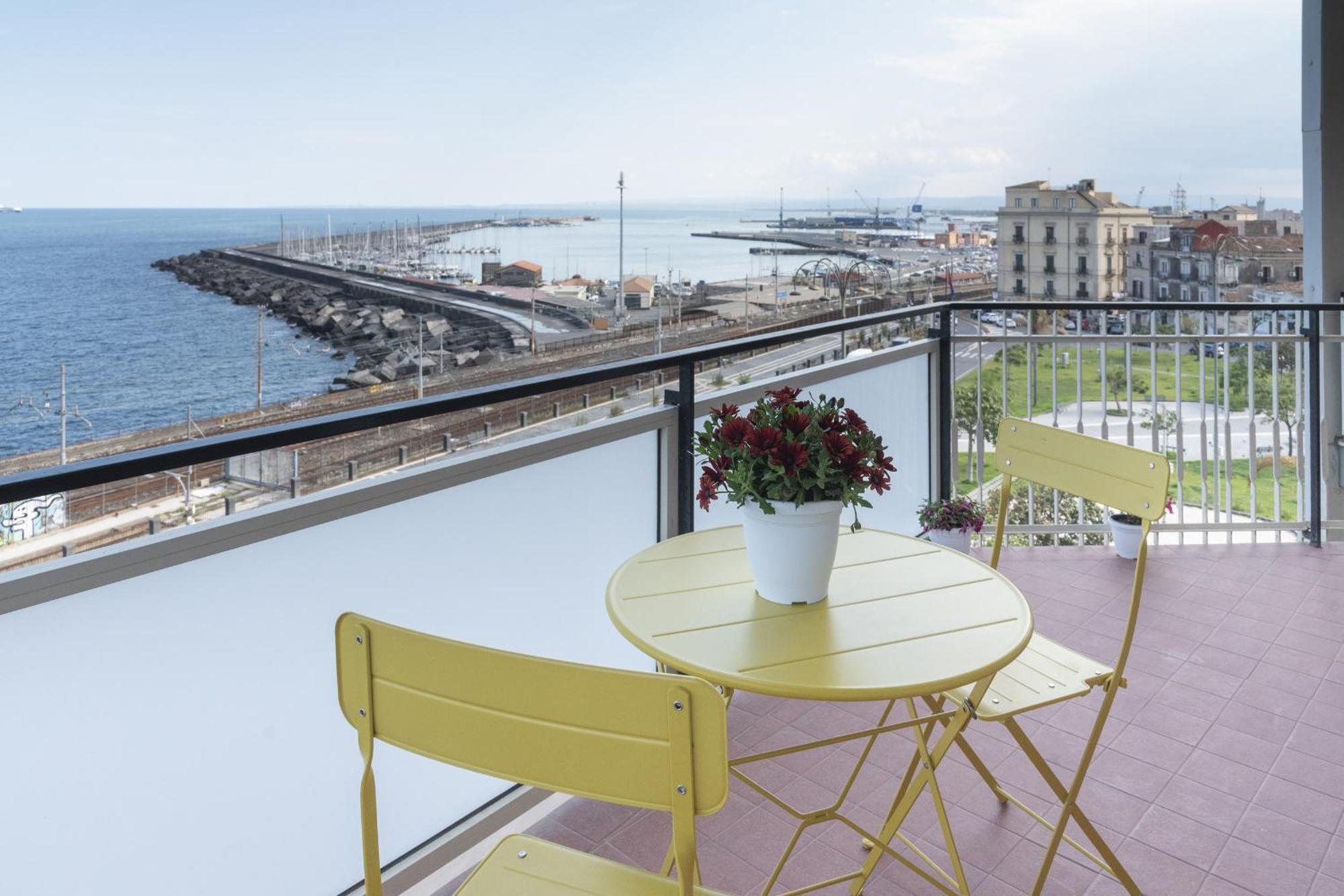 Martiri Home Катания Экстерьер фото